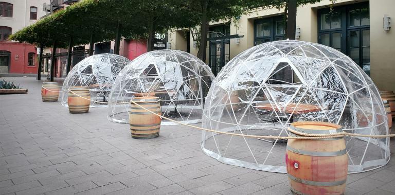 Restoranların Açıkhava Tercihleri için Yaratıcı Kış Hazırlıkları