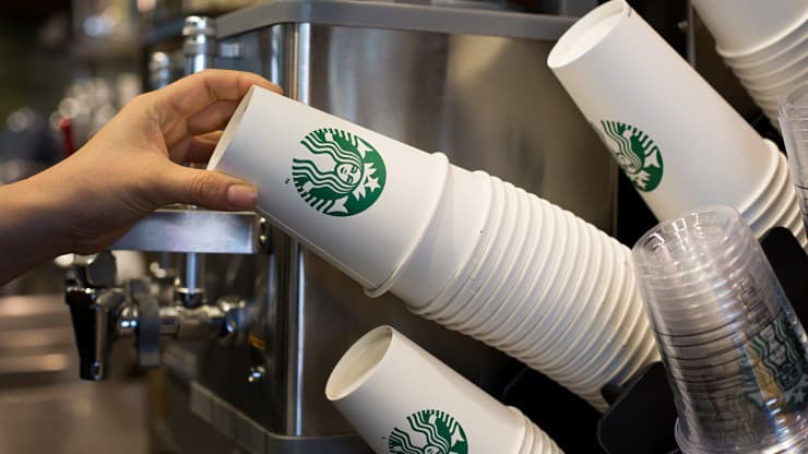 Starbucks, Pandemi Sonrası Yeniden Kullanılabilir Bardak Kullanımını Hayata Geçirecek