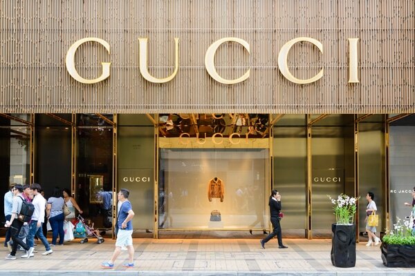 Ünlü Lüks Moda Markaları Kürk Üretimini Tamamen Bırakıyor
