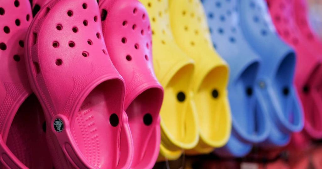 crocs kullanılmış ayakkabı geri alma programını ülke çapında genişletiyor