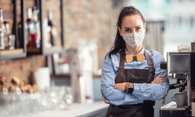 Kafe ve Restoran Çalışanları İşverenlerin ve Müşterilerin Zorbalığından Şikayetçi