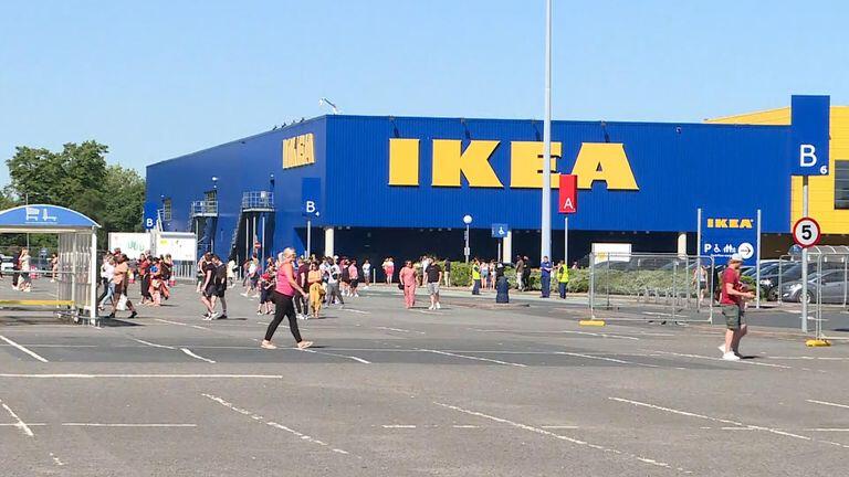 ikea, rusya personeline ağustos ayına kadar ödeme yapacak