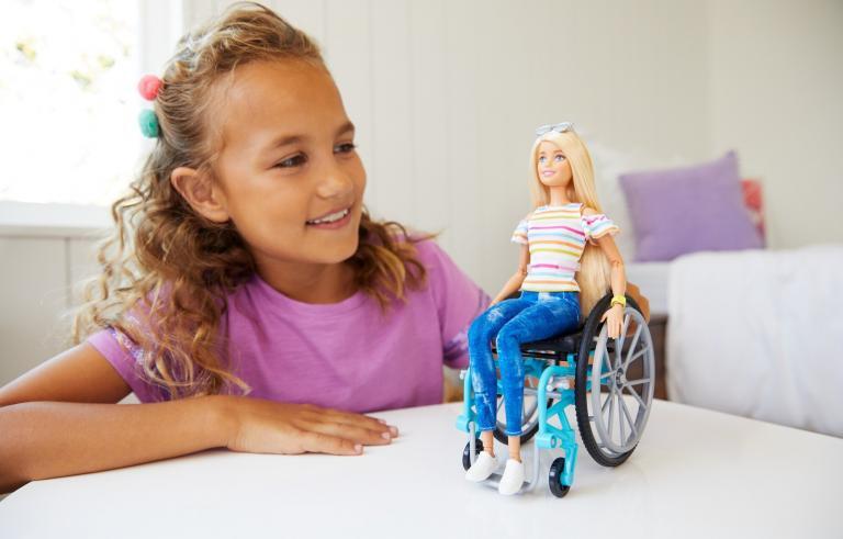 Toyzz Shop’un Barbie Tekerlekli Sandalye Bebeği Omurilik Felçlilerine Umut Olacak