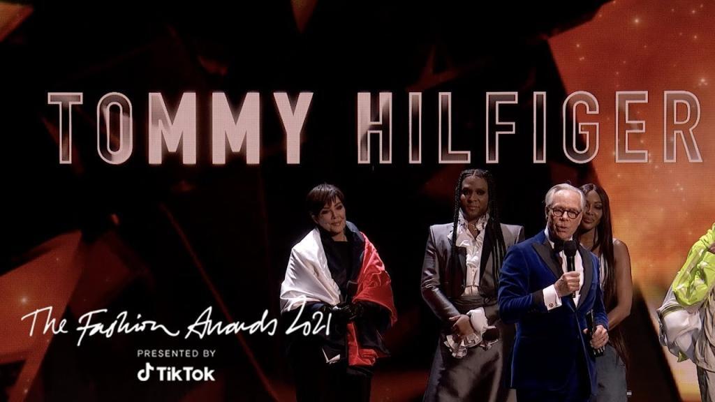 tommy hilfiger ingiliz moda odulleri