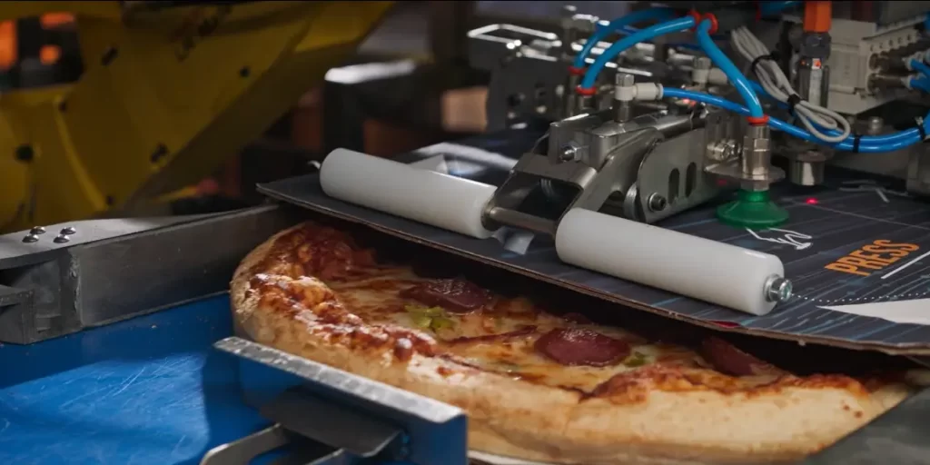 robotlarin islettigi fast food zinciri 5