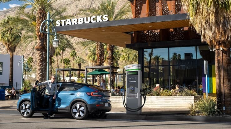Volvo ve Starbucks, Mağazalara Kurulacak Şarj İstasyonları Konusunda Anlaştı