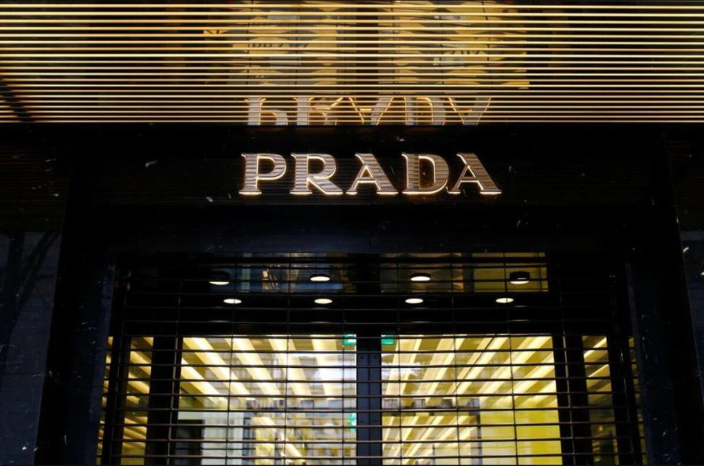 prada magaza