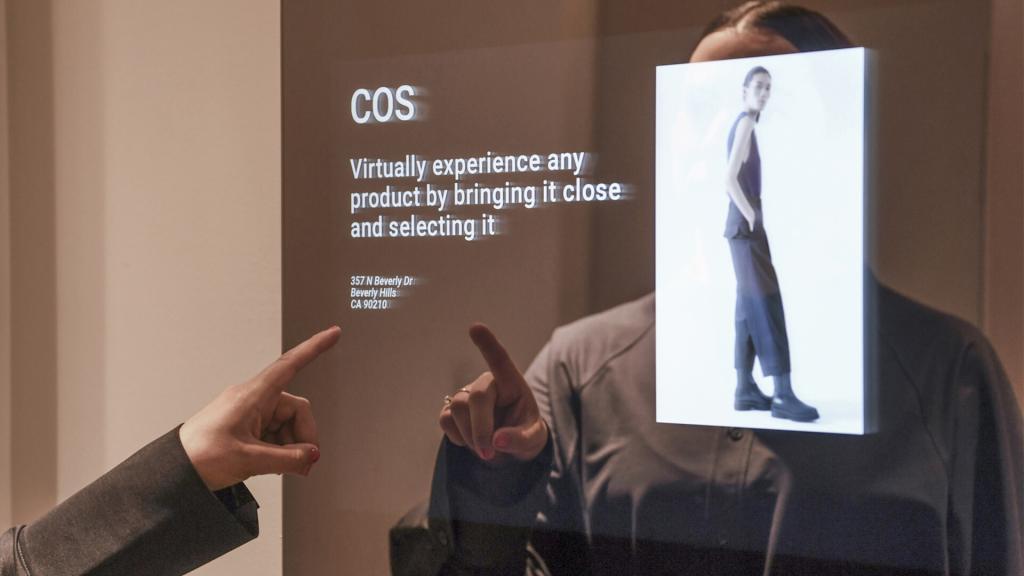 h&m, teknoloji destekli alışveriş deneyimini hayata geçiriyor 17 h&m, teknoloji destekli alışveriş deneyimini hayata geçiriyor