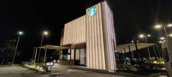 starbucks, i̇lk dijital konseptli arabaya servis mağazasını manavgat'ta açtı