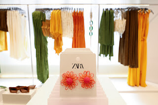 fiyat artışları inditex'in modada kalma yeteneğini test ediyor