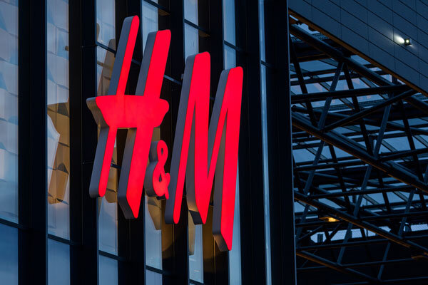 Rusya’dan Çıkış ve Düşük Tüketici Harcamaları H&M Kâr Oranlarını Vurdu