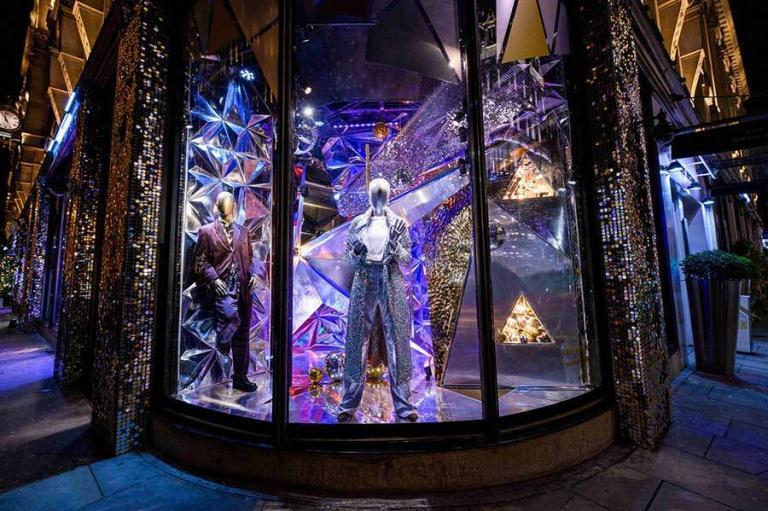 Harvey Nichols, Beklenen 2022 Noel Festival Vitrinini Tanıttı