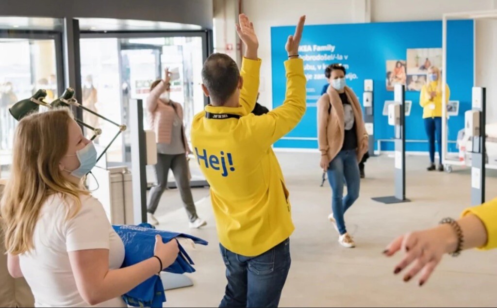 ikea, satışları artırıyor fakat kârı eriyor