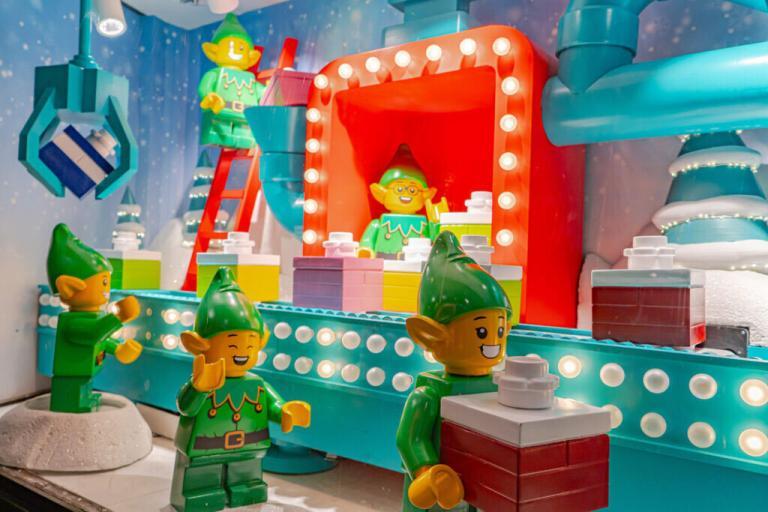 LEGO’nun Muhteşem Yılbaşı Vitrinlerini İnceleyin