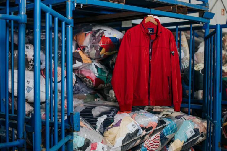 H&M, Kullanılmış Tekstilleri Ayıklamak için Ortak Girişim Kuruyor