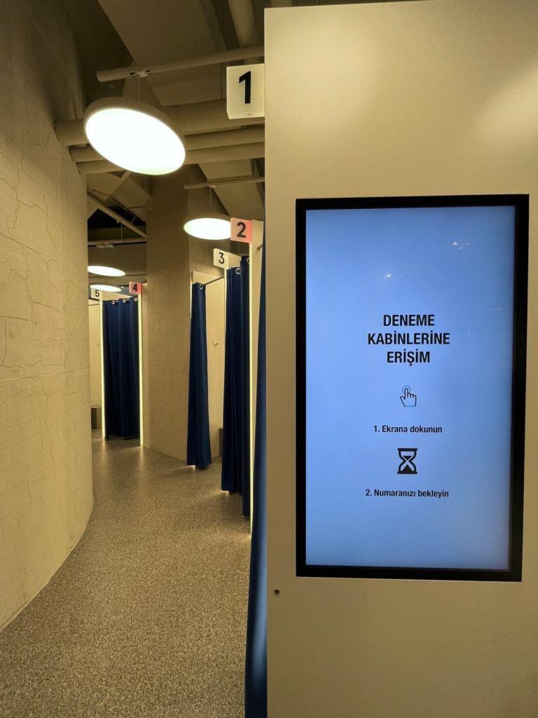 inditex, türkiye'deki i̇lk origen konseptli mağazasını açtı 21 bershka10