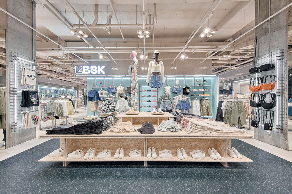 inditex, türkiye'deki i̇lk origen konseptli mağazasını açtı 16 bershka5