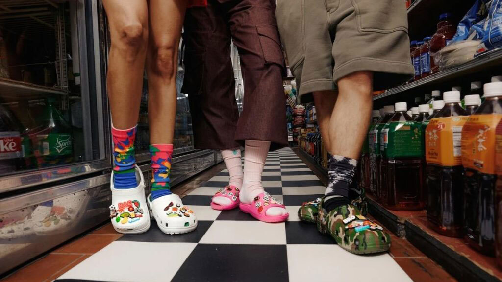 crocs, 3. çeyrekte olumlu sonuçlar bildirdi ancak tüm yıl görünümünü düzeltti 6 crocs 2023