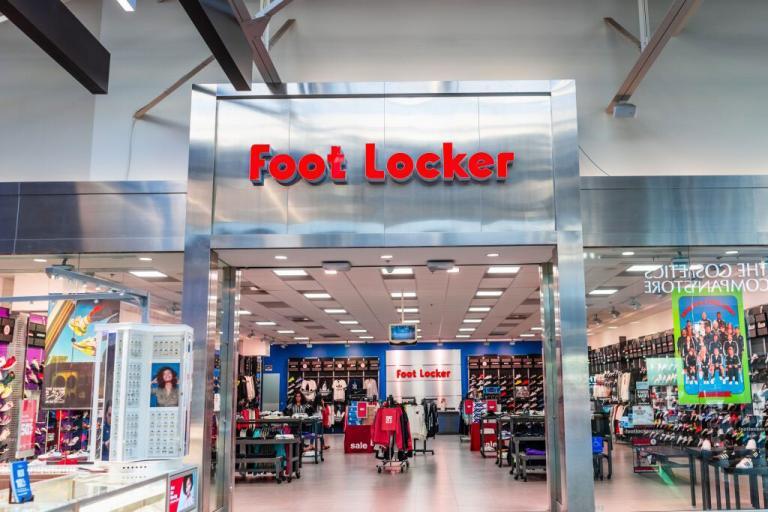 Foot Locker Beklentileri Aştı Ancak Satışlar Düşmeye Devam Ediyor