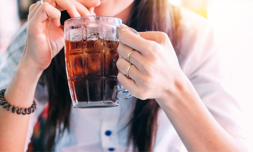 perakendeciler müşterilere neden kahve sunmak i̇steyebilir?