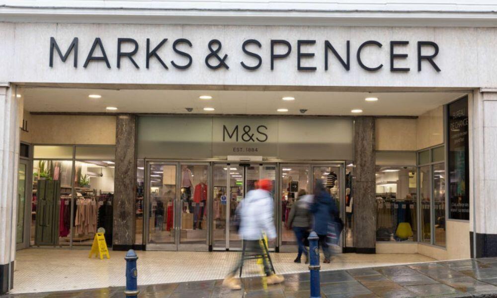marks & spencer giyim onarım hizmetini başlatıyor