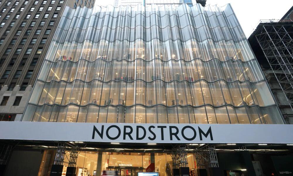 nordstrom tam yil gorunumunu acikladi