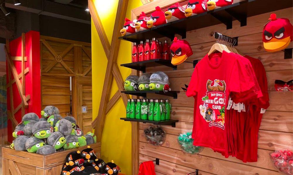 new york'da i̇lk angry birds perakende kafesi açıldı