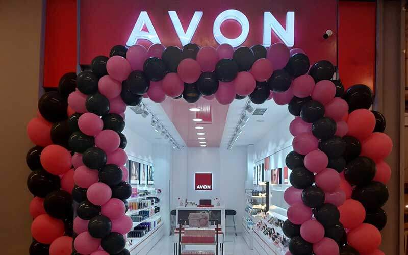 avon, yeni dönemde mağazalara ve sosyal medyaya yöneliyor