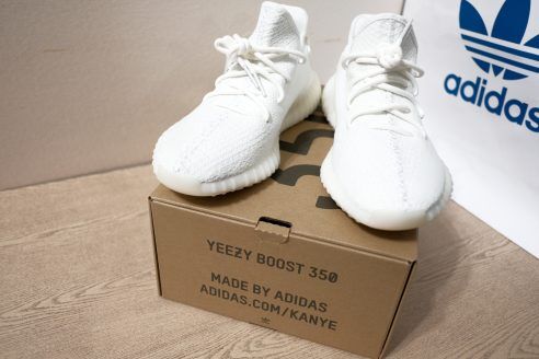 adidas, tüm yıl görünümünü yükseltti