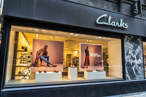 yaşam maliyeti krizi: clarks i̇şten çıkarıyor