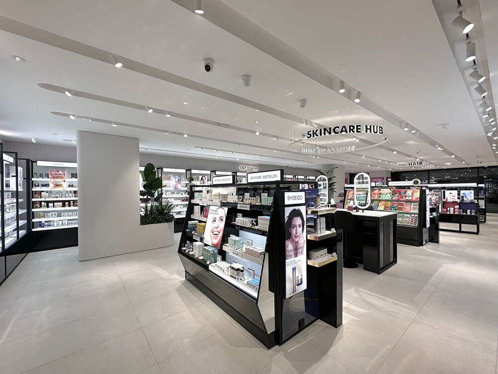 sephora'nın çok konuşulan bağdat caddesi amiral mağazasına yakından bakın 11