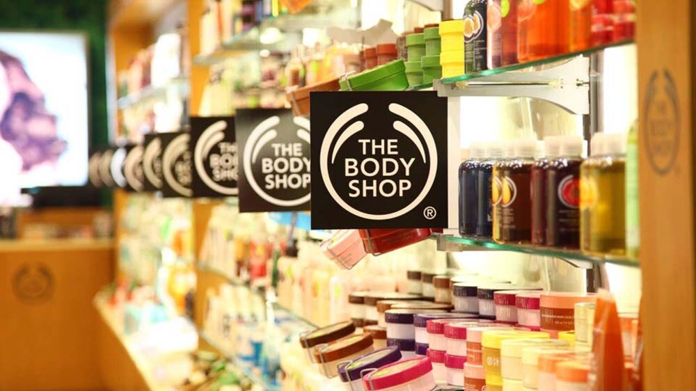 next, sorunlu güzellik zinciri the body shop için potansiyel kurtarma teklifini gözler önüne seriyor