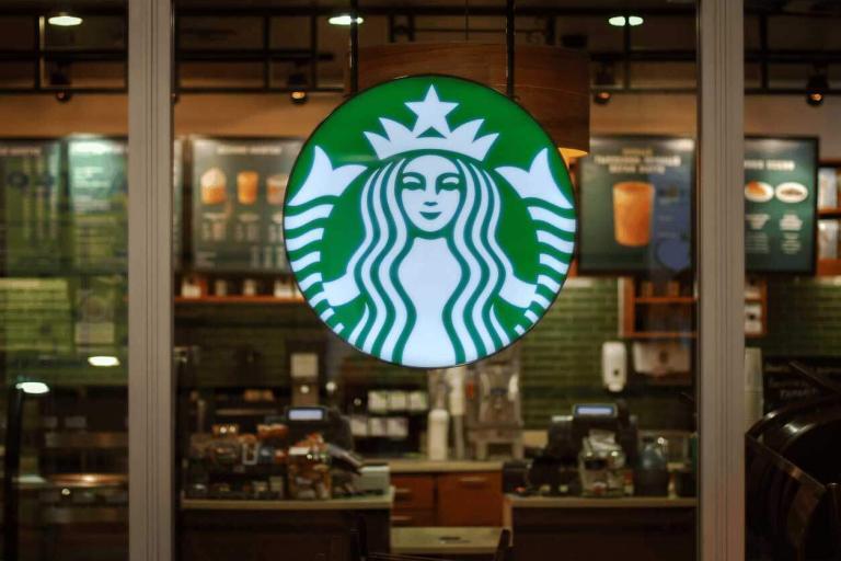 Starbucks’ın Mağaza Ambiyansına Odaklanması, Gelecek Trendlerinin İşareti mi?