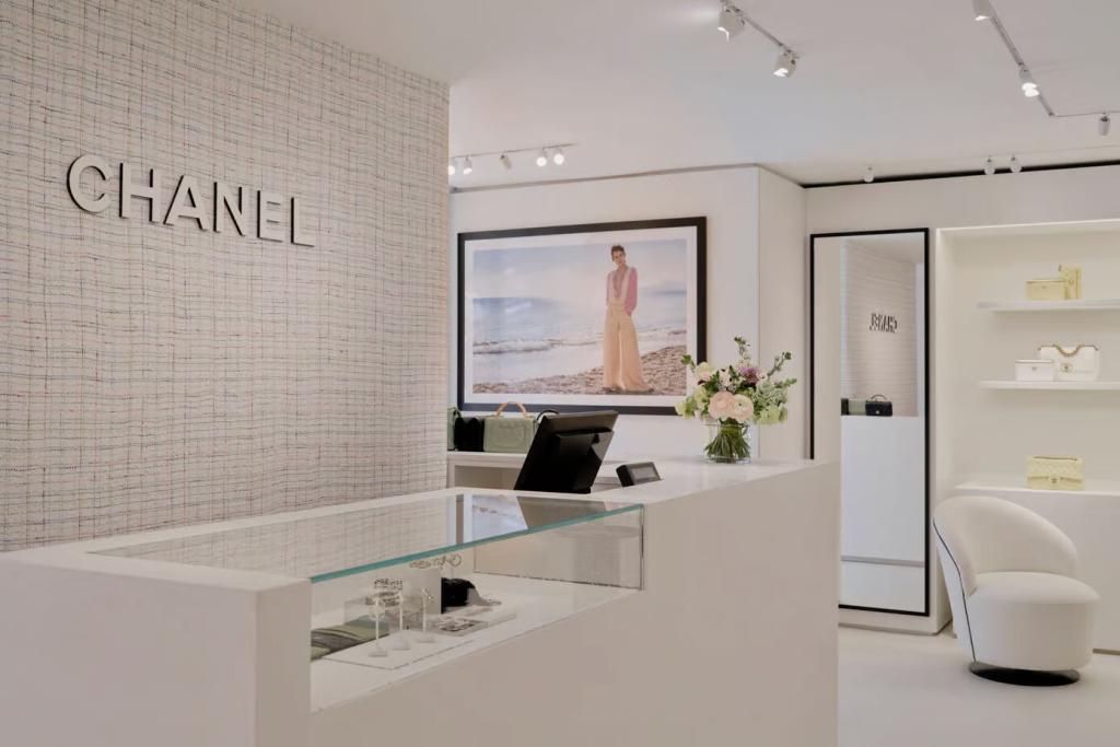 ab i̇mha yasağı yürürlüğe girerken lüks perakendeciler stok sıkışmasıyla karşı karşıya 7 chanel satislar