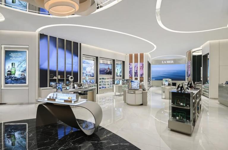 Estée Lauder’ın Satış ve Kazançları Düşüyor