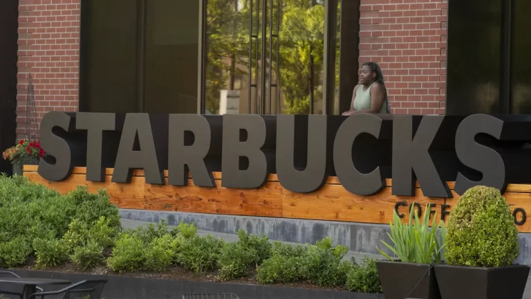 Starbucks, Kahvesini İklime Dayanıklı Hale Getirmek için 2 İnovasyon Çiftliğine Yatırım Yapıyor