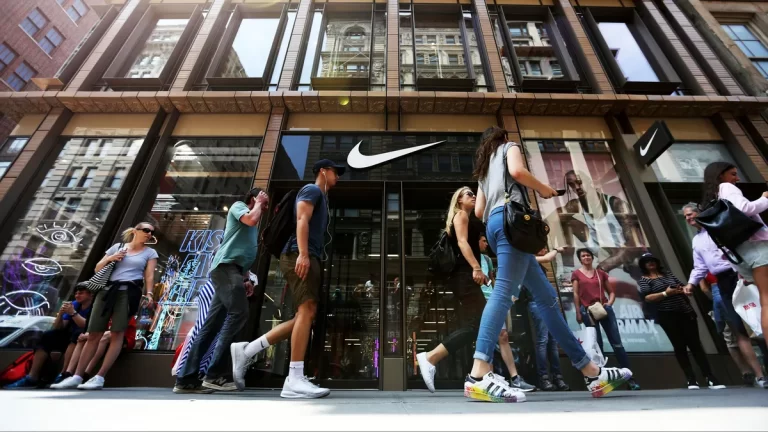 Nike Gücünü Koruyor, Ugg Zirveye Tırmanıyor: Gençler Hangi Markaları Seçiyor?