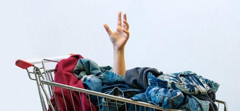 Dürtüsel Alışverişin Yeni Haritası: X Kuşağı Zirvede, Amazon ve Sosyal Medya Rekabeti Kızıştırıyor