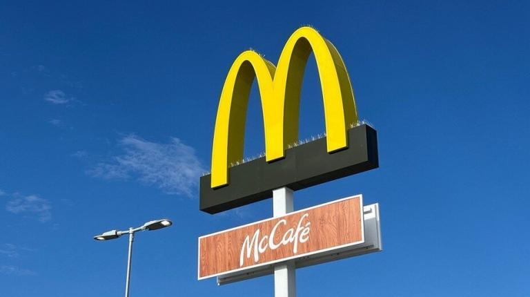 McDonald’s Zorlu Ekonomik Ortamda Dengede: Büyüme Devam, Tüketici Alışkanlıkları Değişiyor