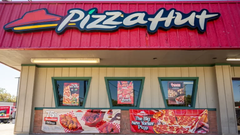 Yum Brands, Pizza Hut İçin Stratejik Seçenekleri Gözden Geçirerek Satış Kapısını Araladı