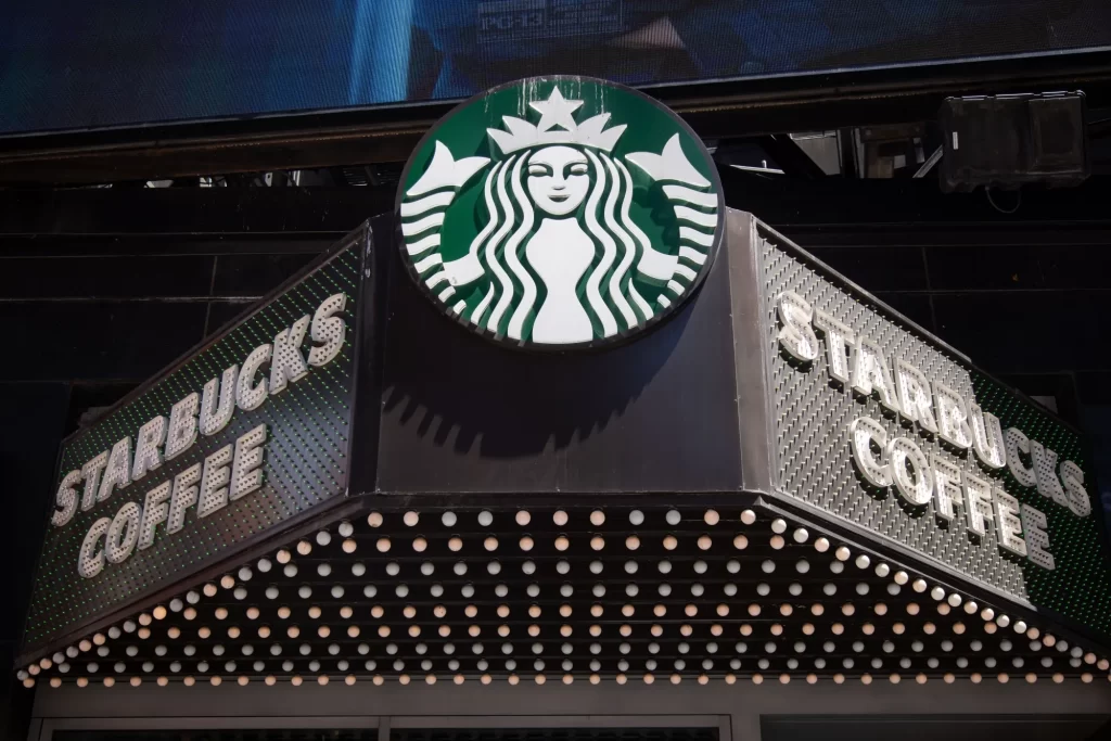 starbucks 2026’ya güçlü satışlarla başladı fakat kârlılık baskısı sürüyor 2 starbucks