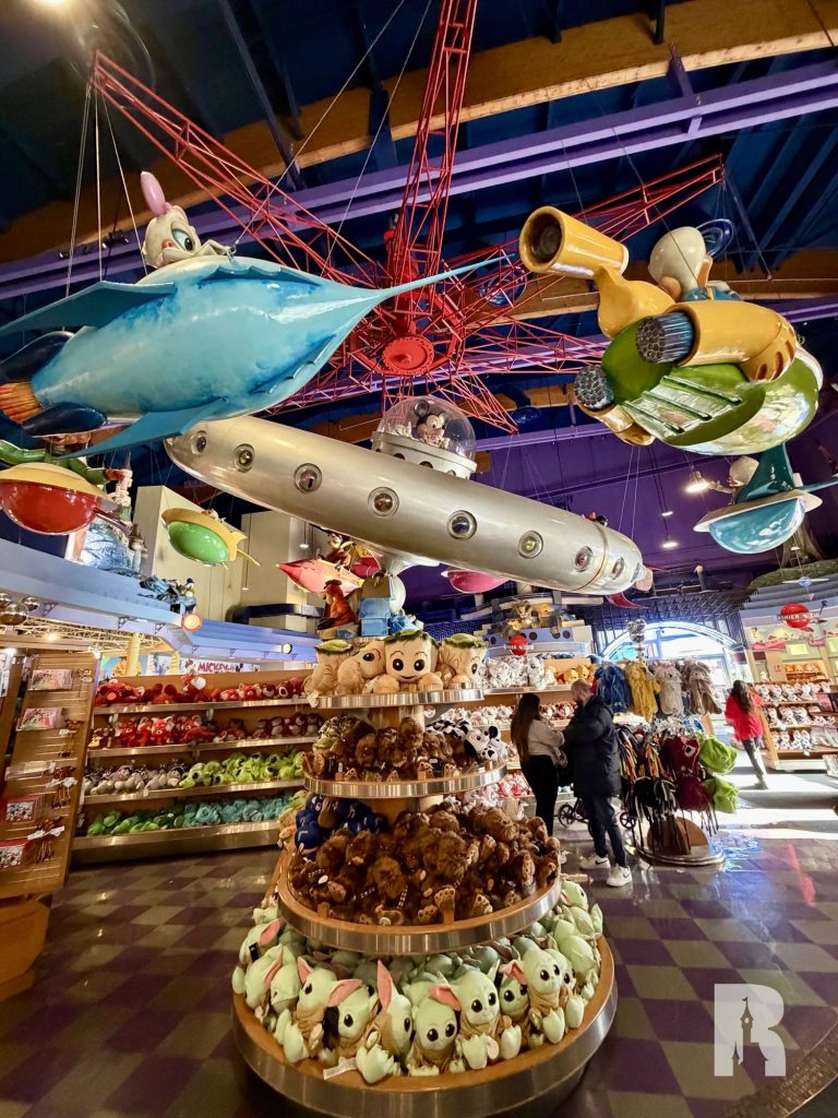 disney mağazacılığında bir dönem sona erdi: paris’teki son i̇konik disney store kapanıyor 11 g90rotkxqaa5 x7 1
