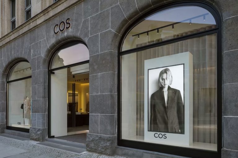 COS Stratejisi: 2026’da Hiper Lüks ve Uygun Fiyatlı Mağazalar Arasındaki İdeal Denge Noktası