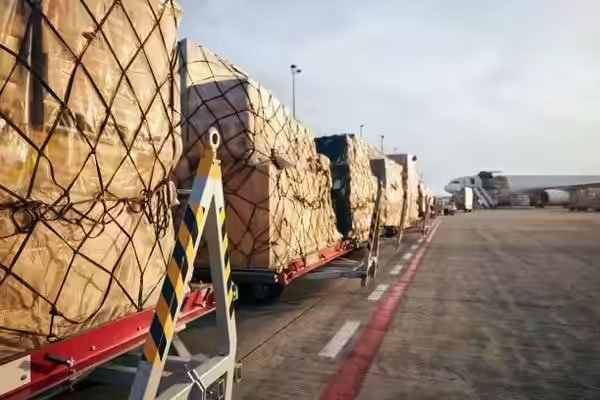büyük hızlı moda markaları orta doğu lojistik krizine karşı önlem alıyor