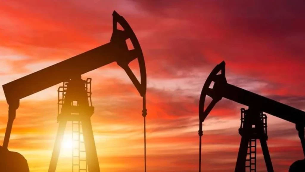 tarihi hafta petrol fiyatlari firladi son 6 yilin en sert yukselisi goruldu hpzz cover