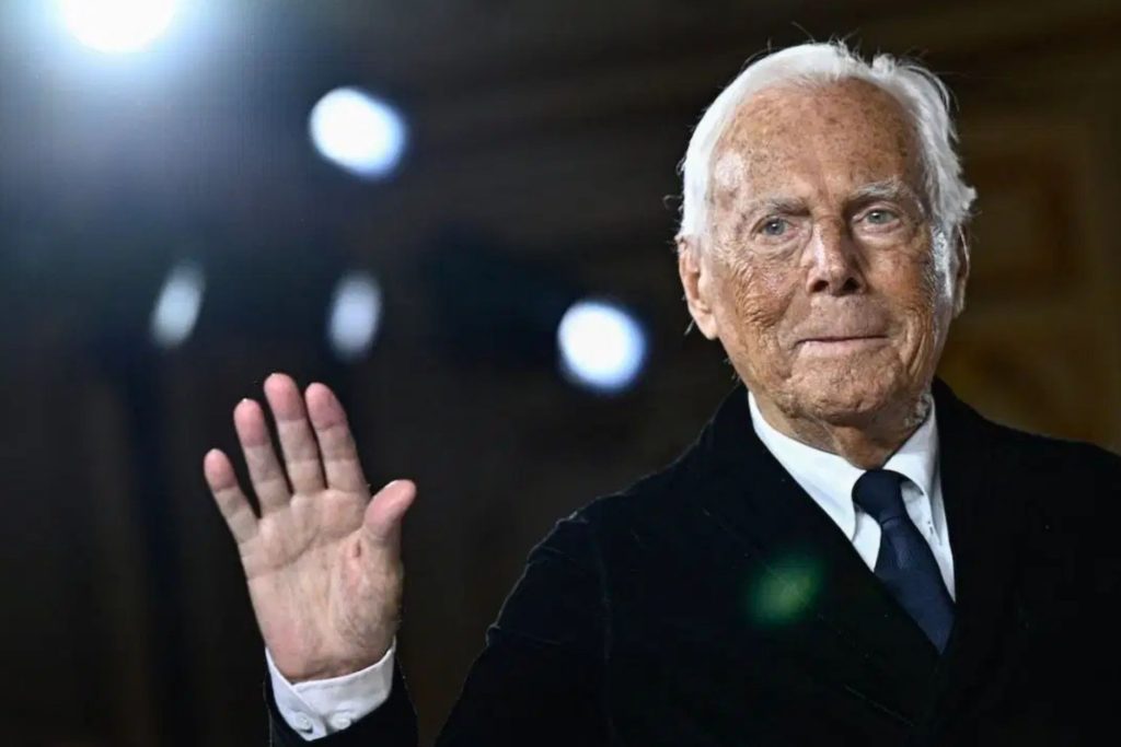 armani, i̇şletmesini lvmh, l’oréal ve essilorluxottica arasında bölmeyi değerlendiriyor 8 armani 1
