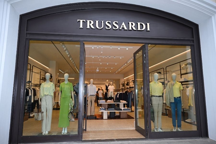 trussardi türkiye'de ilk mağazasını i̇pekyol group ile antalya’da açtı 3 trussardi2