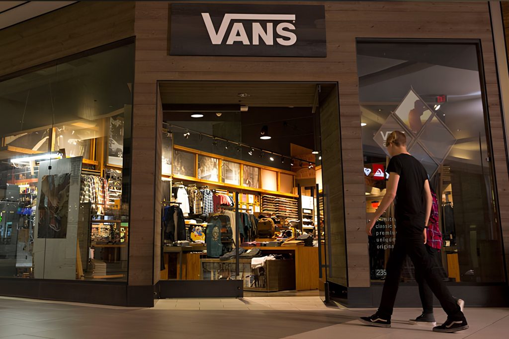 vf corporation, üç yıl sonra yeniden büyümeye döndü 11 vans