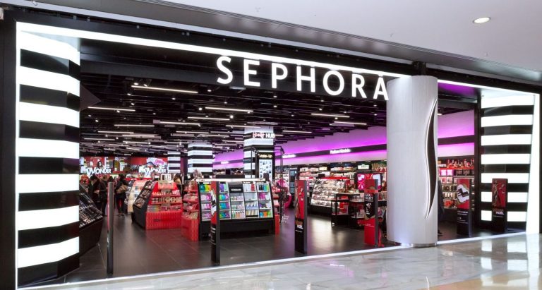 Sephora, Daha Kapsayıcı Mağaza Deneyimi İçin “Sessiz Saatler” Uygulamasını Yaygınlaştırıyor