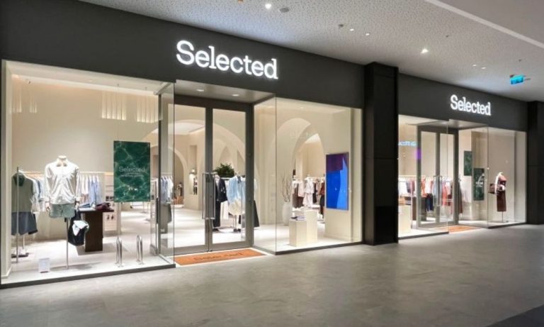 SELECTED Türkiye’ye Sadece Mağaza Açmadı: İlk Adımını Yeni Nesil Perakende Teknolojisiyle Attı